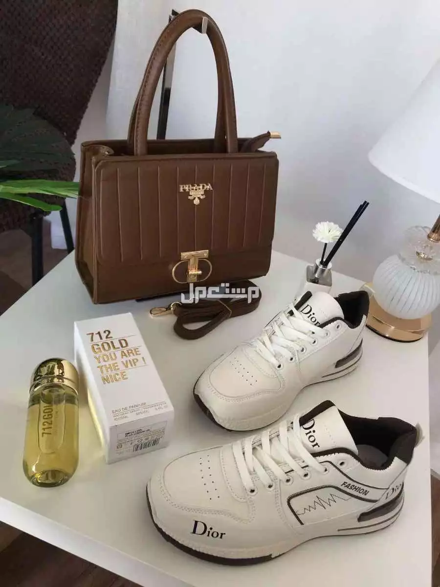 عرض شنطة برادا مع شوز وعطر ماركات درجة اولي