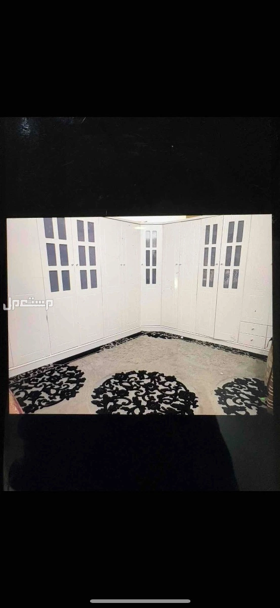 لدمام حي عبدالله فؤاد .. دولاب نظام الخزائن  على 3  جدران تعليق وارفف بسعر 800 ريال  في الدمام غير شامل سيارة النقل