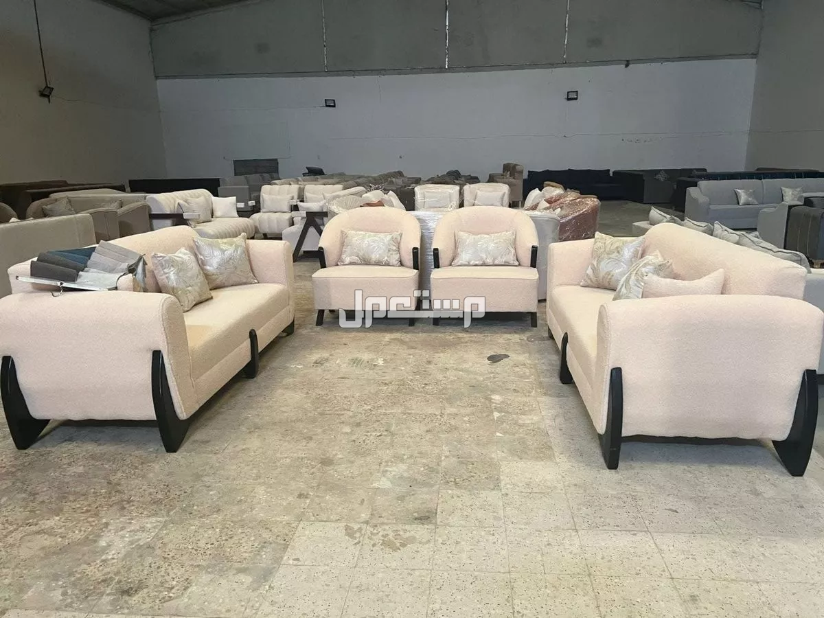 كنب جديد جاهز  في الرياض بسعر 1200 ريال سعودي