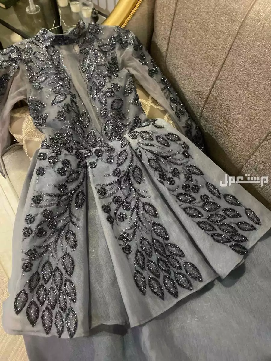 فستان لبس مره واحده في جيزان بسعر 200 ريال سعودي
