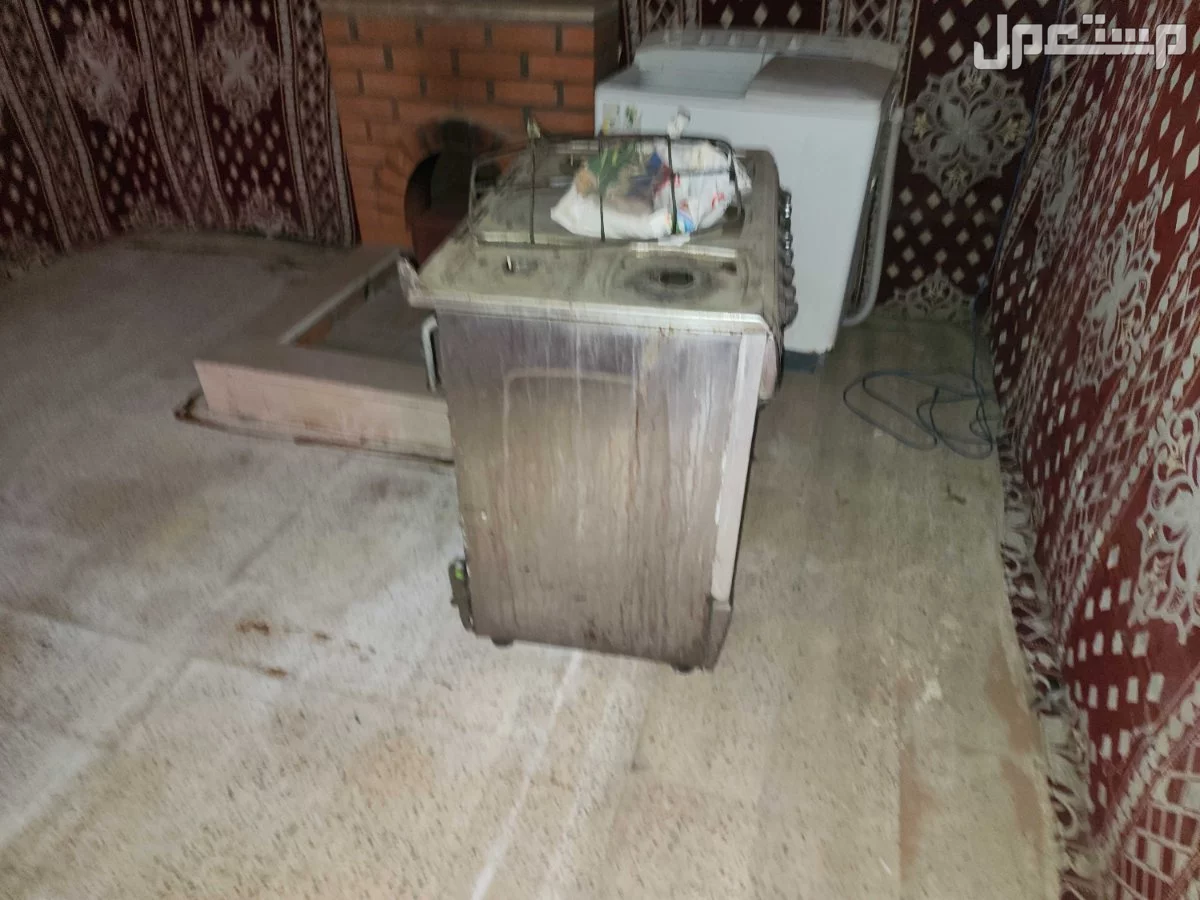 فرن غاز صناعي DELTA للبيع - 5 شعلات + فرن داخلي