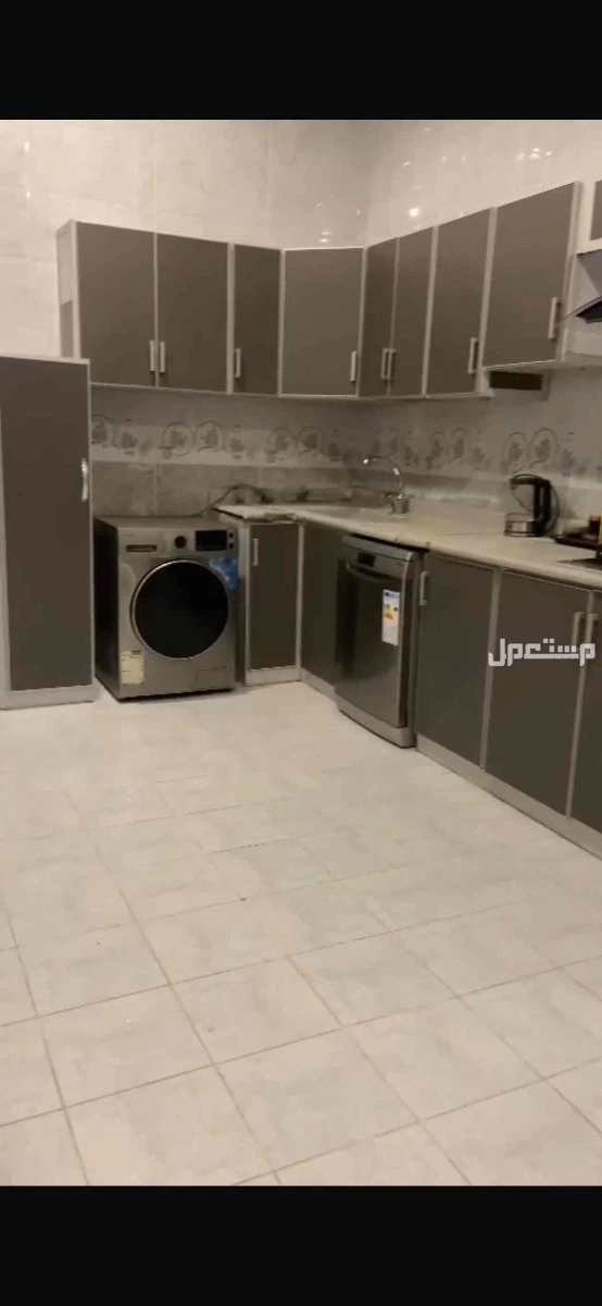 للبيع دولاب مطبخ بدون اجهزه لون رمادي  مطلوب 2500 ريال قابل للتفاوض في جدة