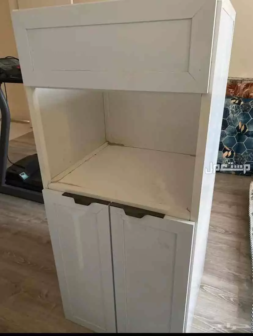 دولاب وذرفتين ورف في جدة بسعر 10000 ريال سعودي