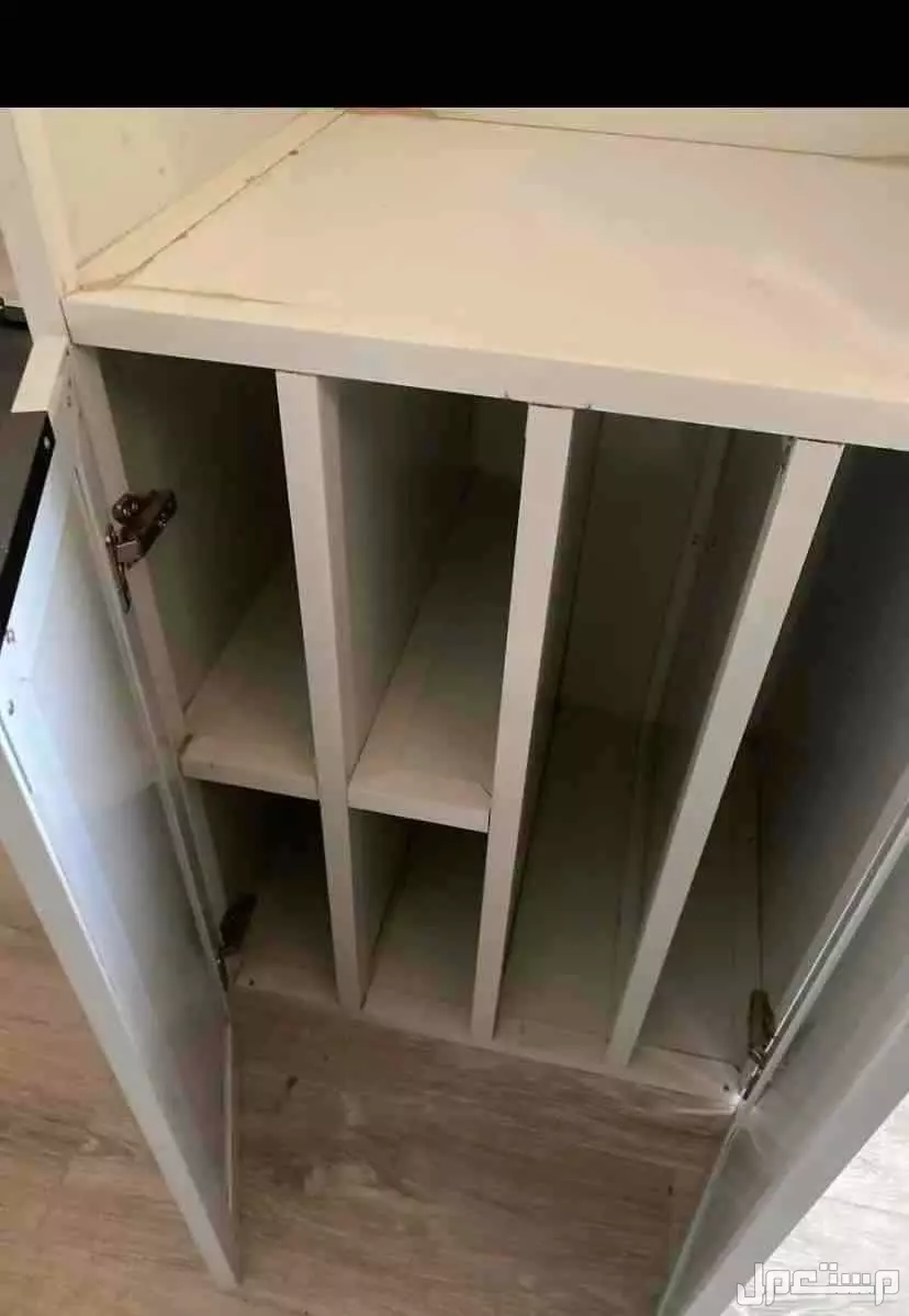 دولاب وذرفتين ورف في جدة بسعر 10000 ريال سعودي