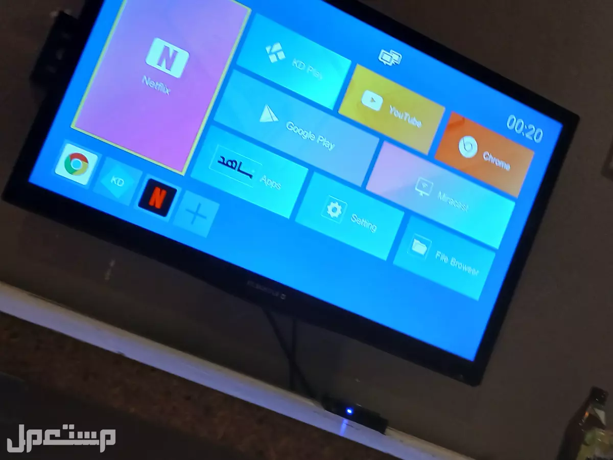 للبيع شاشه تلفزيون 32بوصه+smart box نظيفه