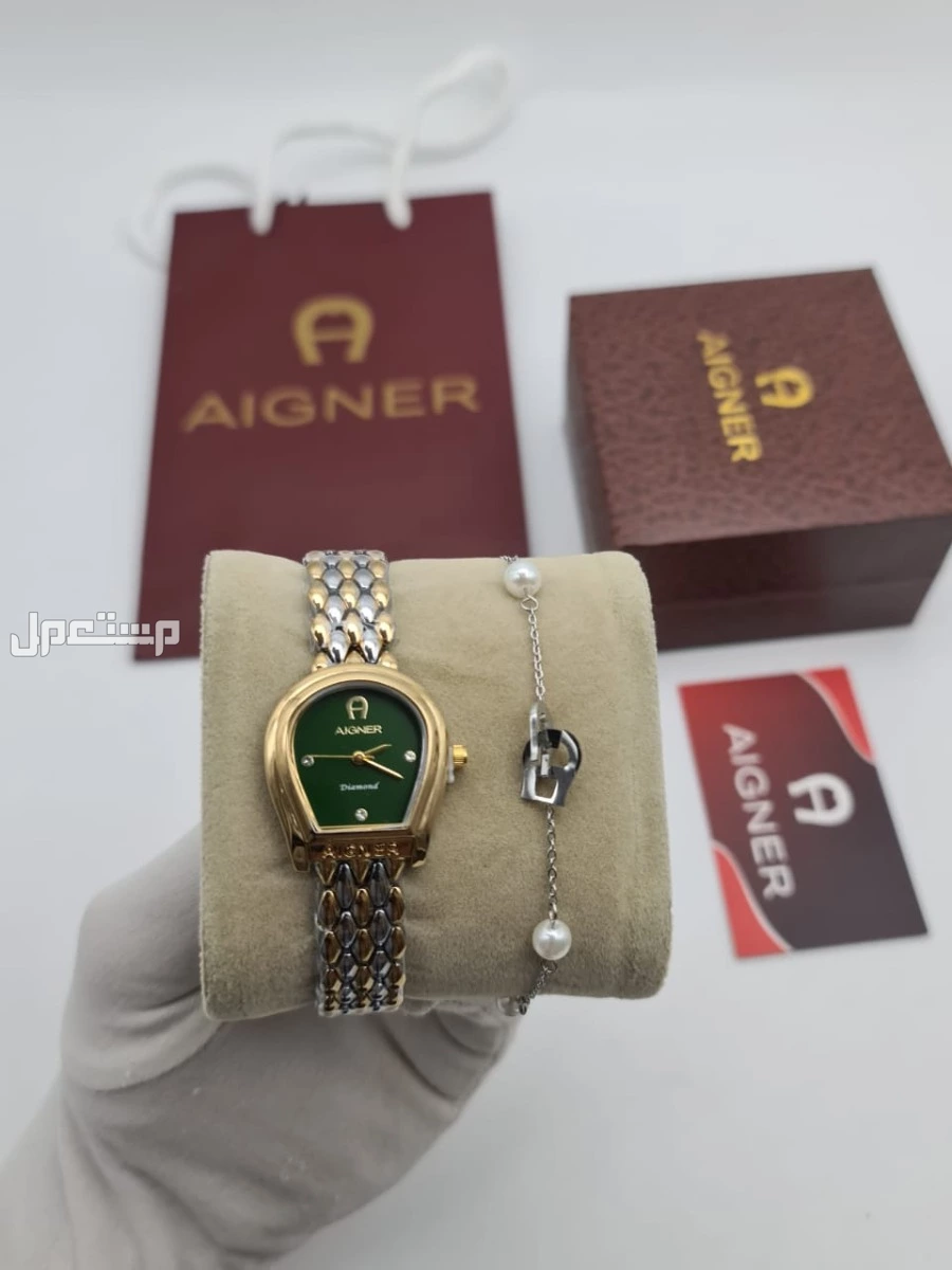 طقم __نسائي ..  من اجنرار..  ساعه مع الاسواره..  مع جميع ملحقات الماركه..      **السعر150ريال.. في الدمام