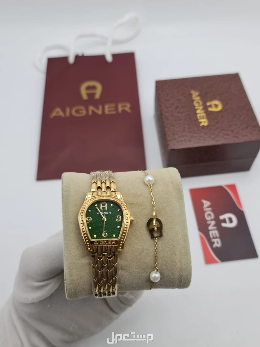 طقم __نسائي ..  من اجنرار..  ساعه مع الاسواره..  مع جميع ملحقات الماركه..      **السعر150ريال.. في الدمام