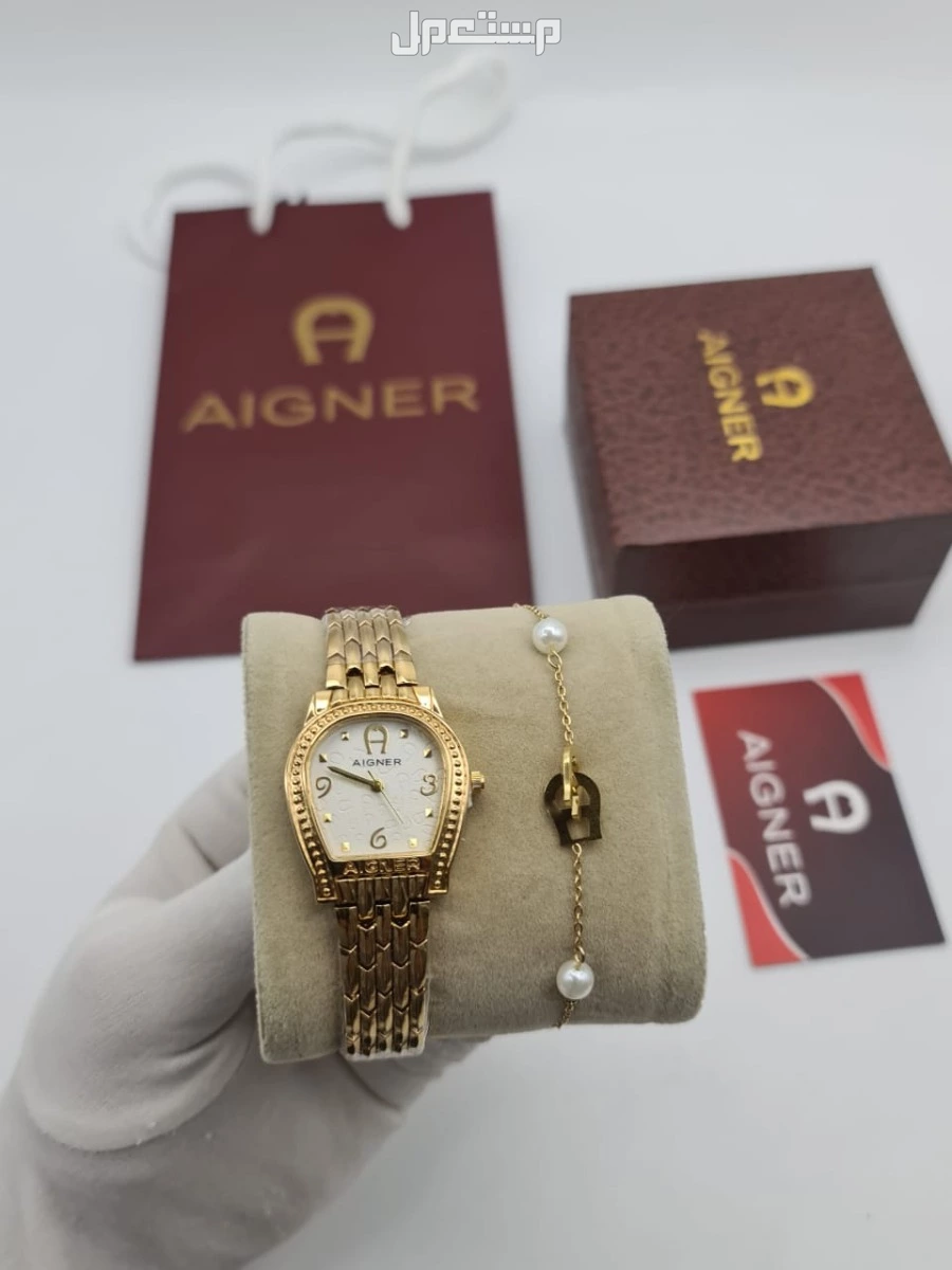 طقم __نسائي ..  من اجنرار..  ساعه مع الاسواره..  مع جميع ملحقات الماركه..      **السعر150ريال.. في الدمام