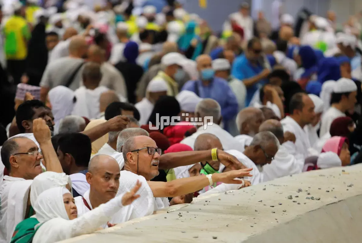 دعاء رمي الجمرات في الحج 1446.. أفضل الأدعية المستجابة الحجاج يؤدون رمي الجمرات 2025