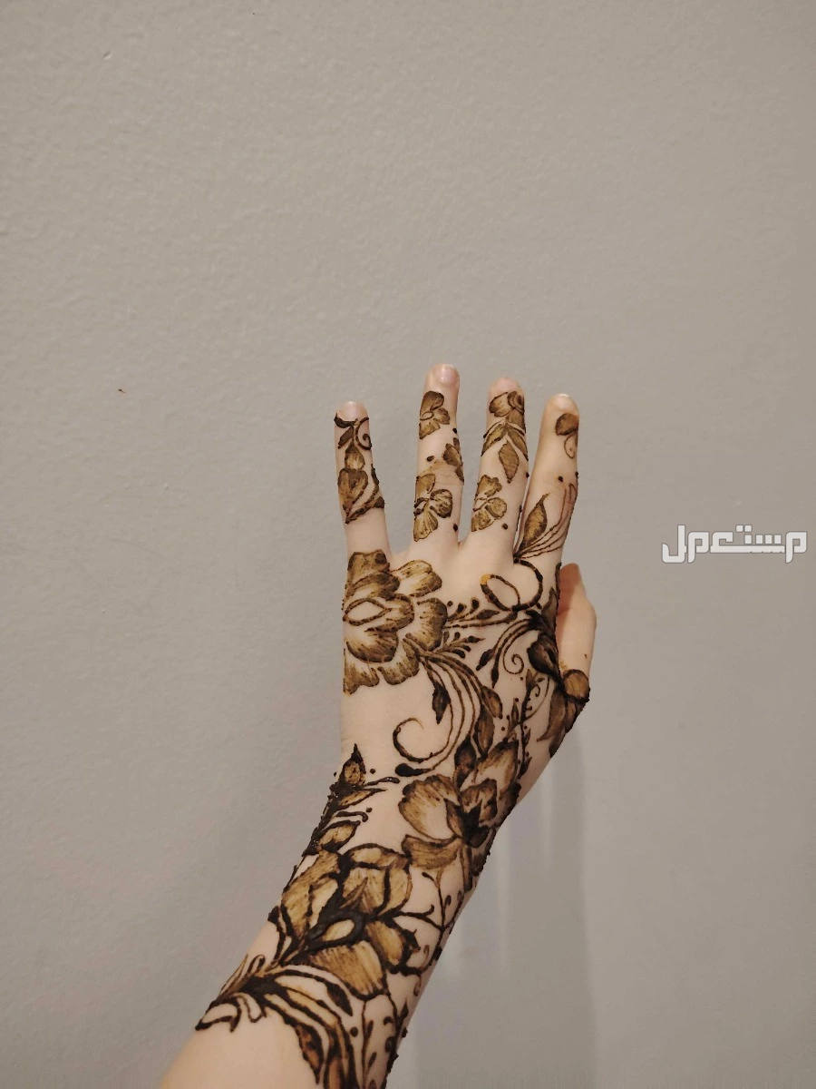 نقش حناء وصبغة واسعار تناسبكم  في جدة بسعر 100 ريال سعودي