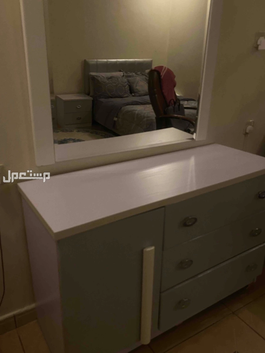 غرفة نوم  مستعمله بحاله ممتازه