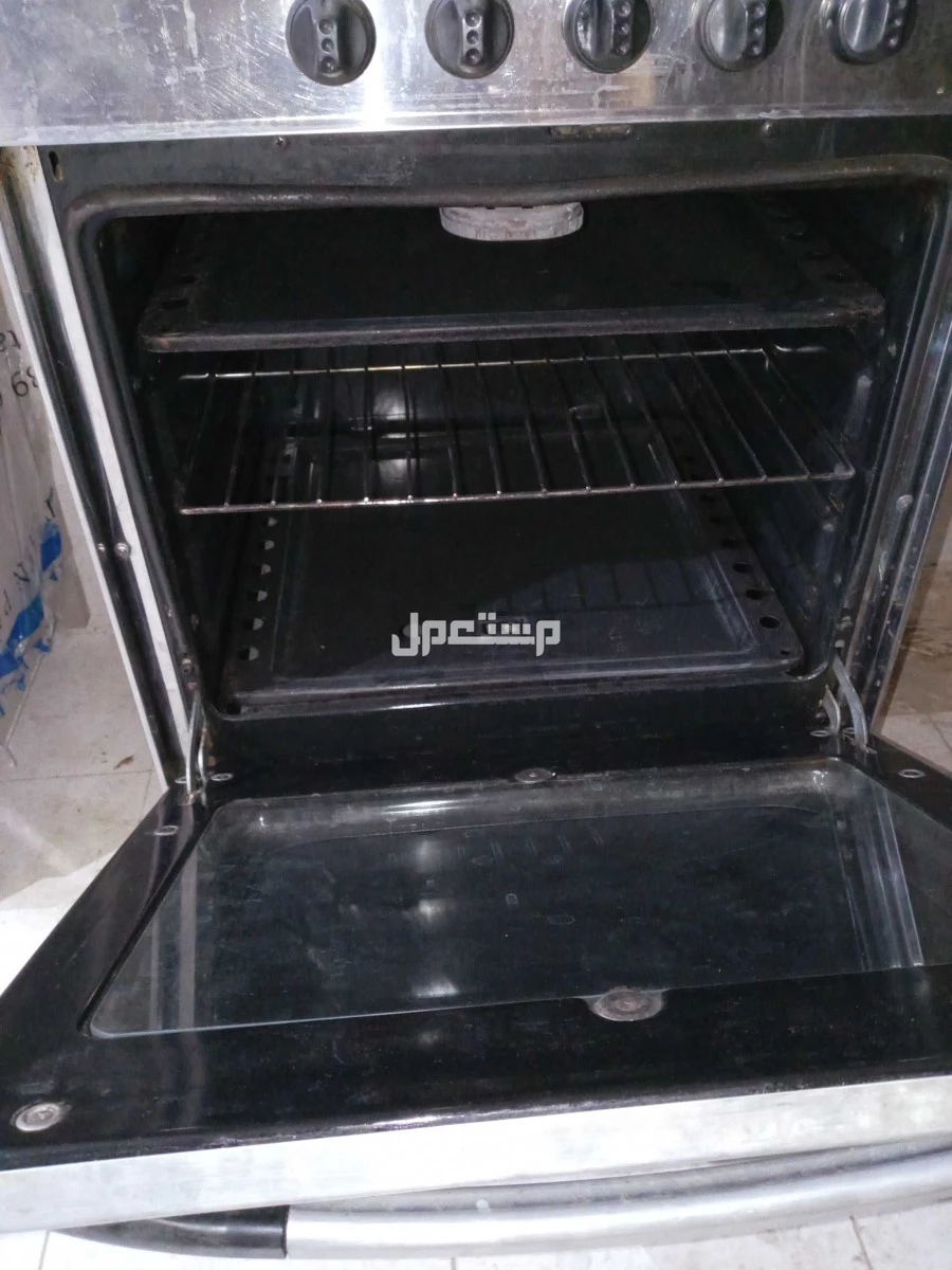 فرن مطبخ 4 عيون نظيف وشغال بسعر 250