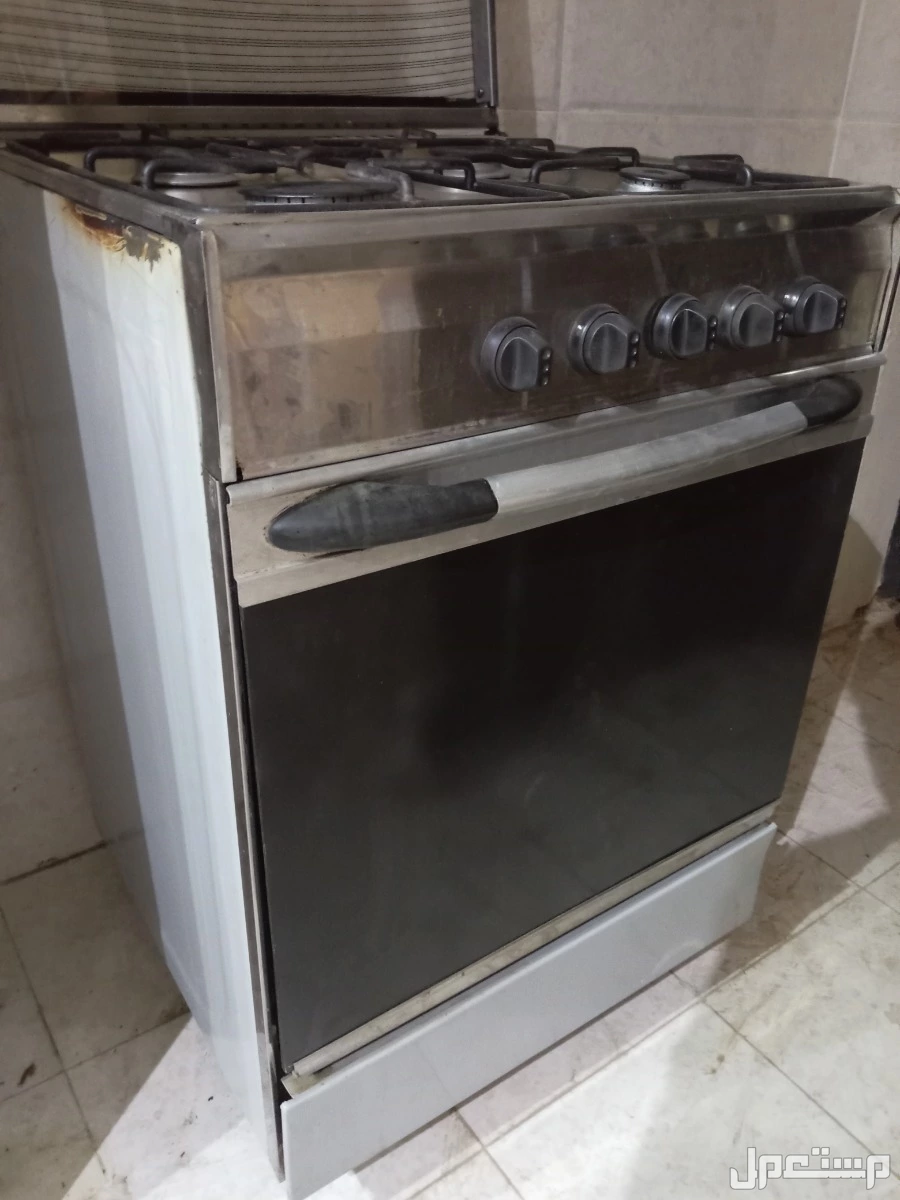 فرن مطبخ 4 عيون نظيف وشغال بسعر 250