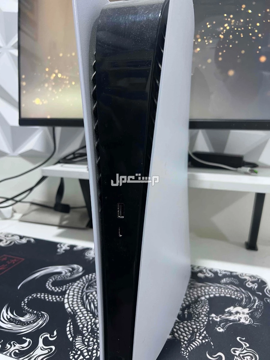 نظيف ولم يتم استخدامه كثيرا Playstation 5