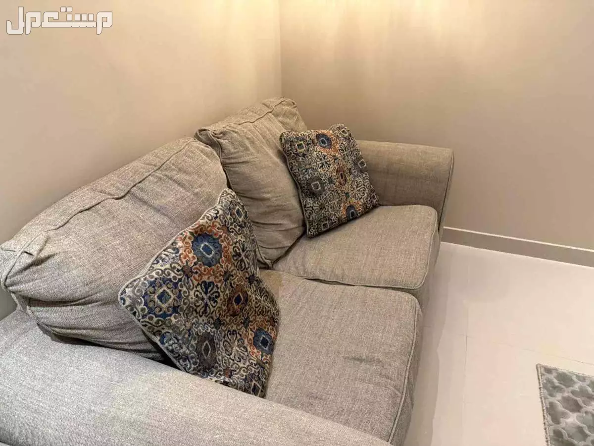 للبيع كنب مستعمل في جدة حي الرياض السعر 2500