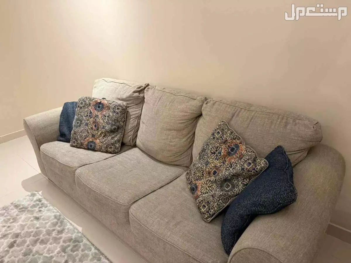 للبيع كنب مستعمل في جدة حي الرياض السعر 2500