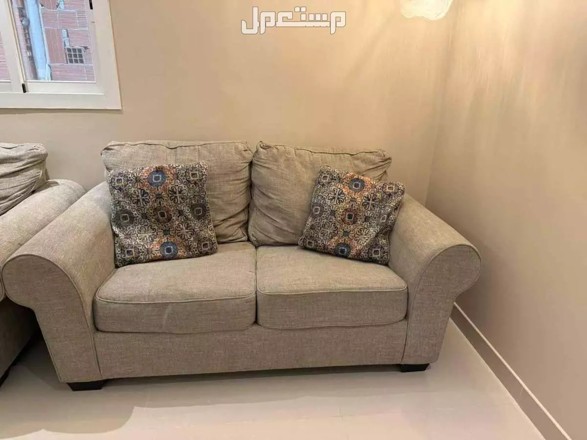 للبيع كنب مستعمل في جدة حي الرياض السعر 2500