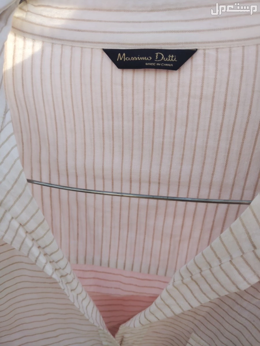 قميص نسائي صيفي فاخر من الكتان من   Massimo Dutti  في الرياض بسعر 30 ريال سعودي