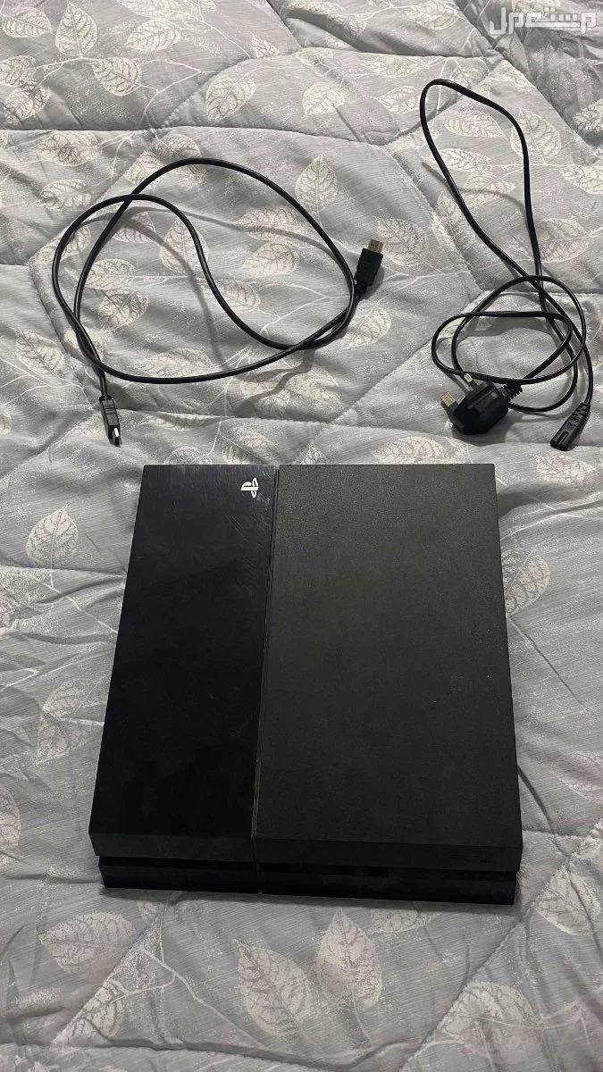 سوني فور فات مع جميع ملحقاته في الرياض بسعر 450 ريال سعودي