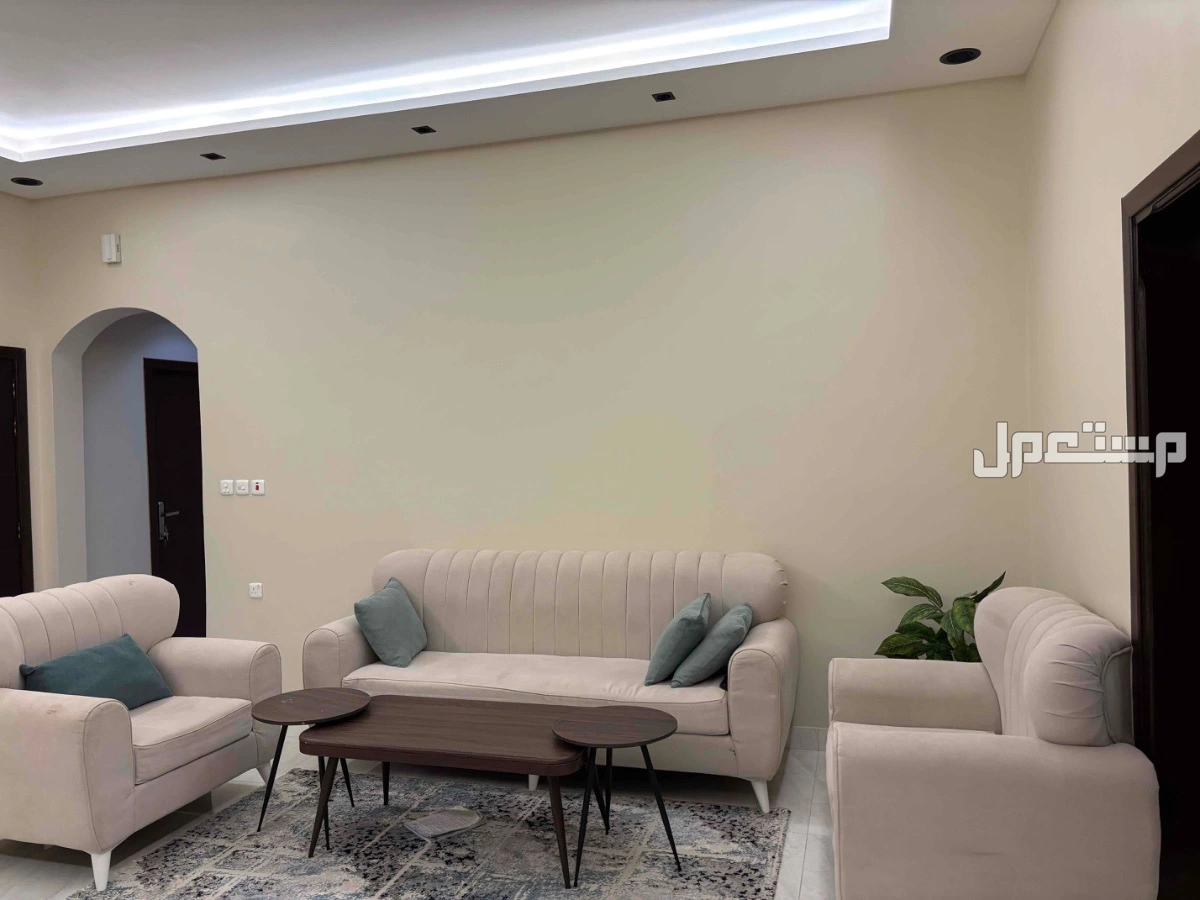 اثاث مستعمل  في جدة بسعر ألف ريال سعودي