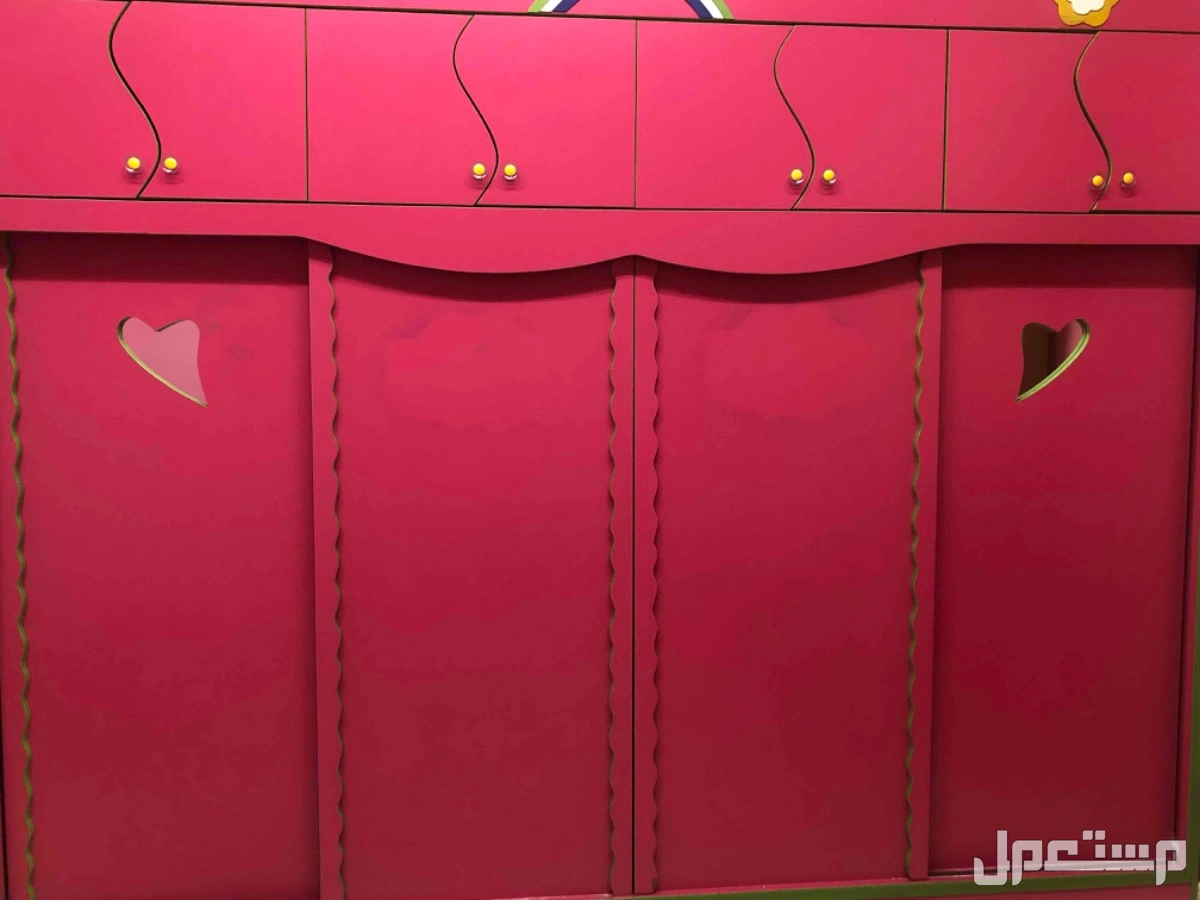 غرفة بنات مستعمل في جدة دولاب كبير نظيف