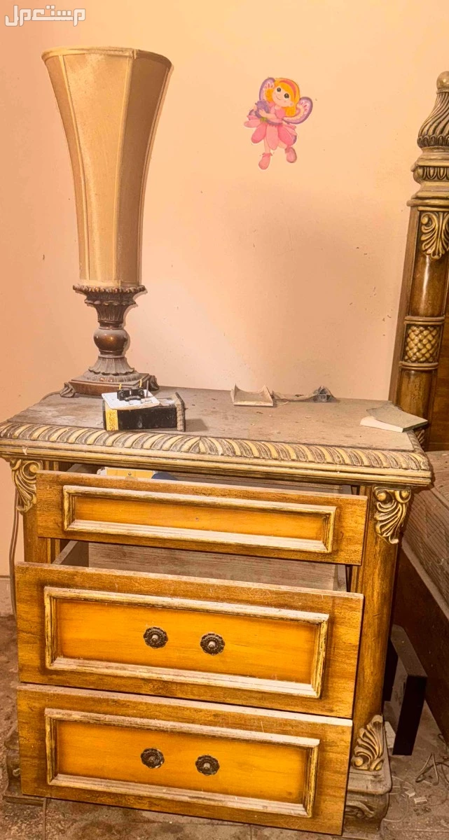 للبيع غرفة نوم كبيرة كلاسيكية مكونة 7 قطع