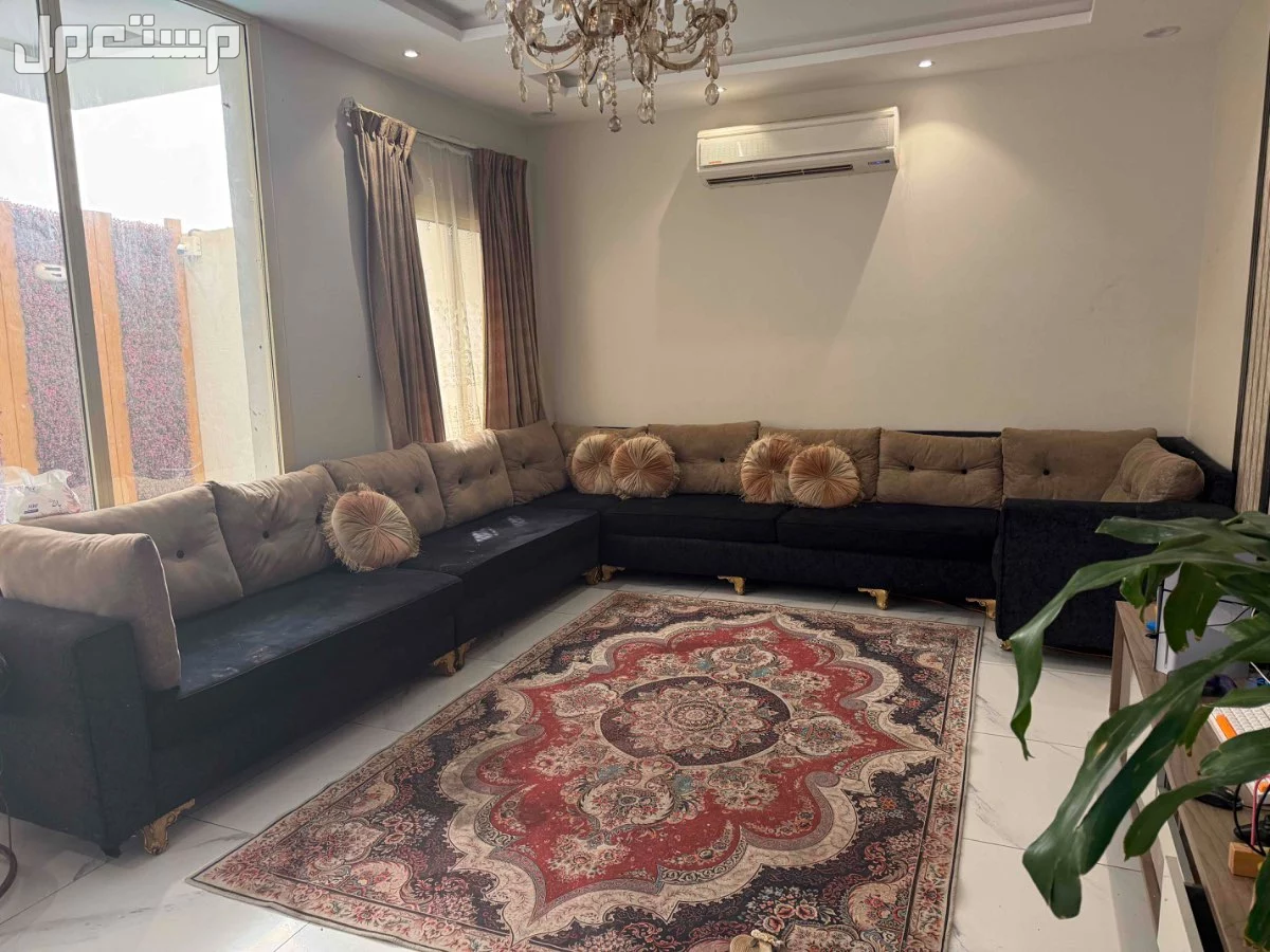 كنب مستعمل في جدة بسعر 600 ريال سعودي