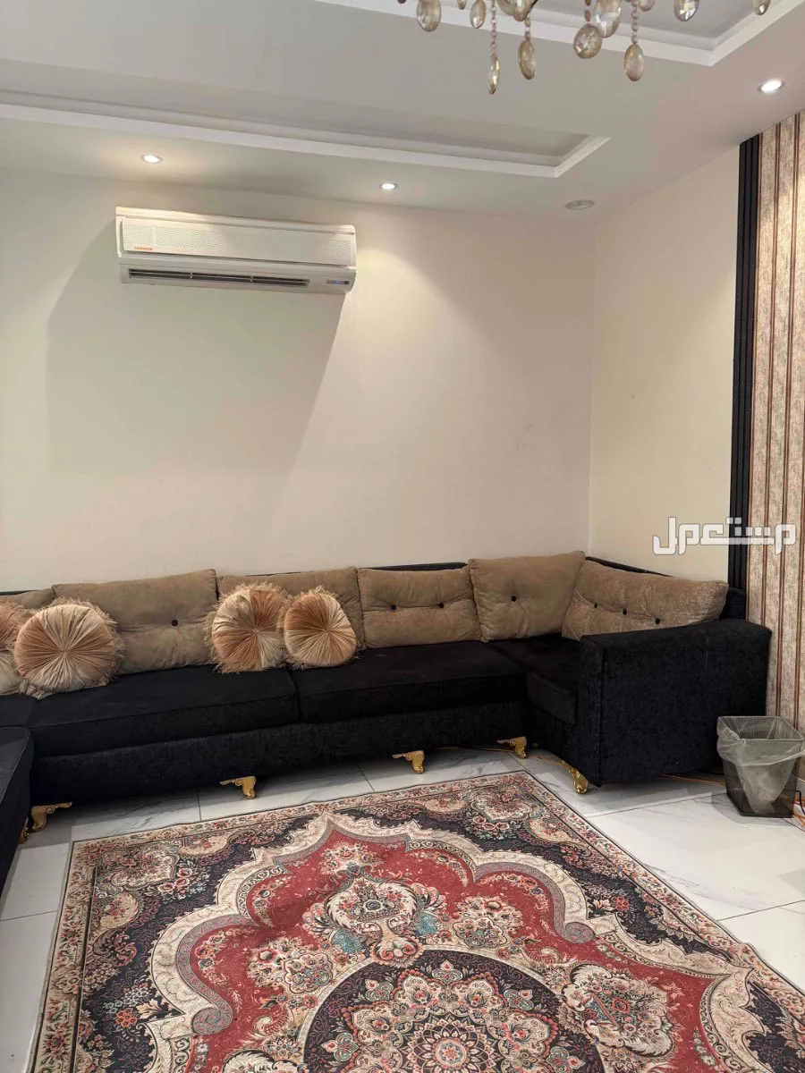 كنب مستعمل في جدة بسعر 600 ريال سعودي