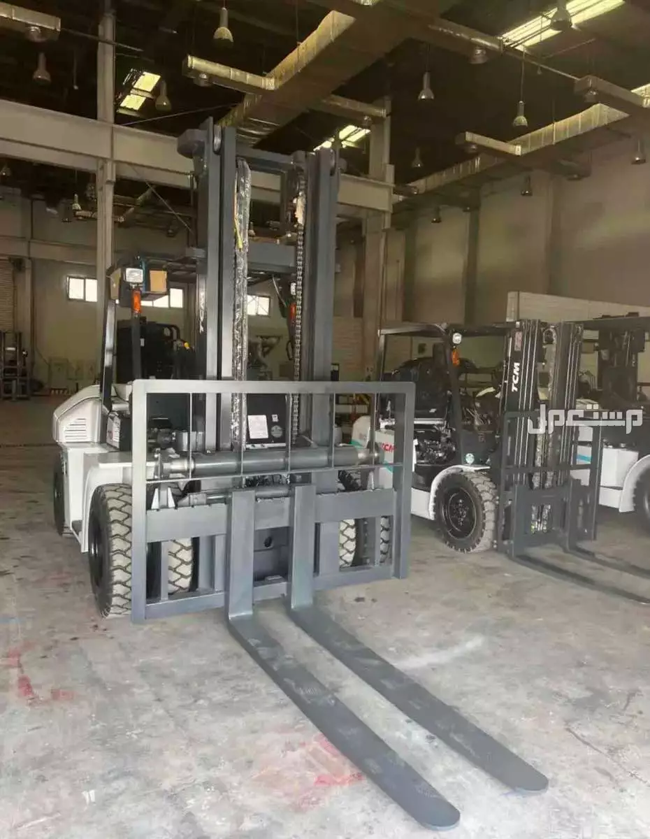 رافعه شوكيه فوركلفت رافعه مقصيه سيزرلفت للايجار Forklift Caesarlift
