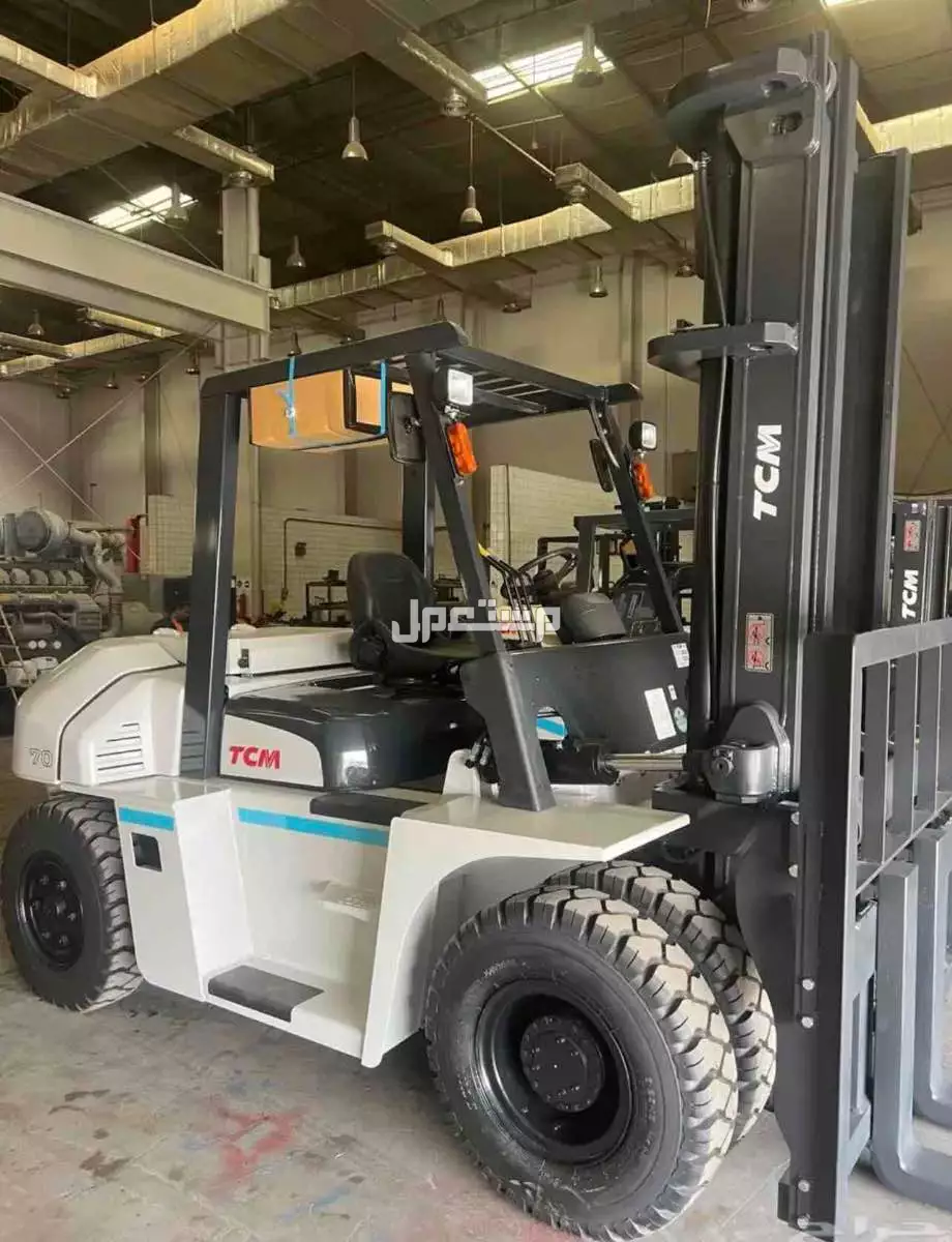 رافعه شوكيه فوركلفت رافعه مقصيه سيزرلفت للايجار Forklift Caesarlift