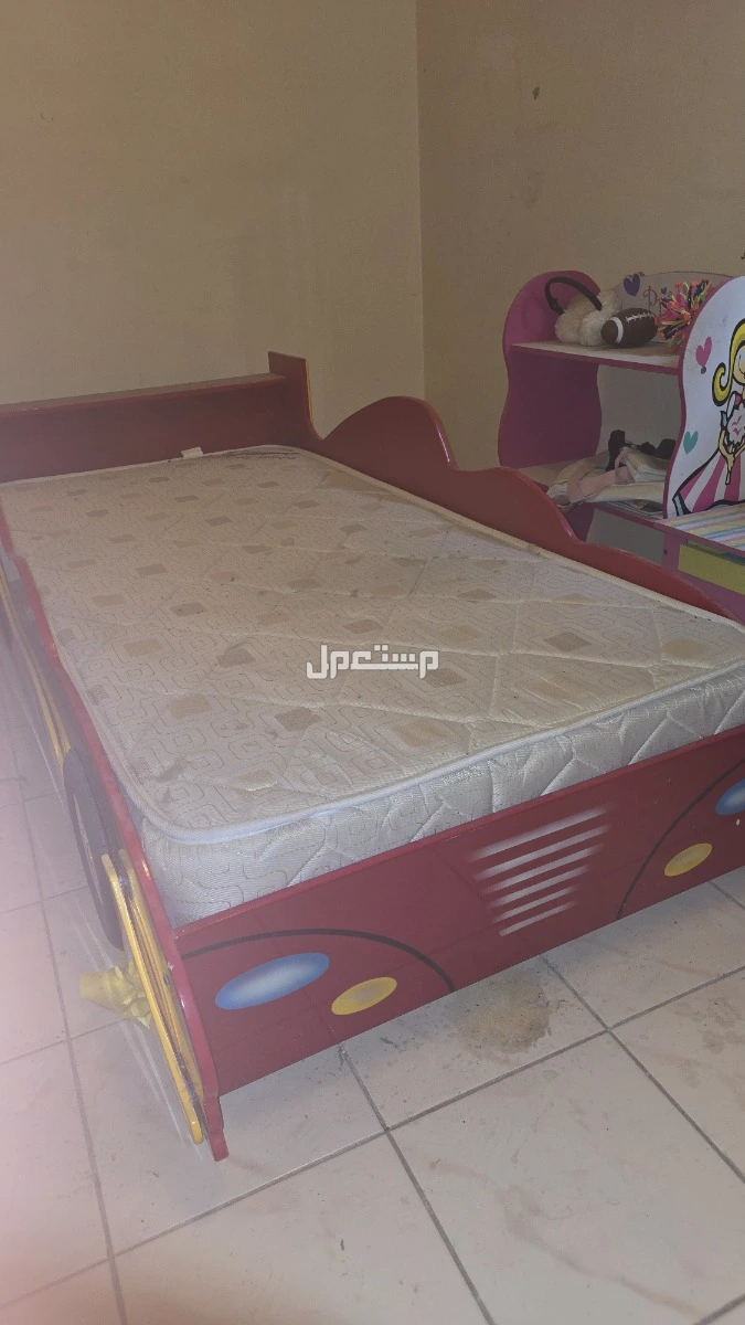 سرير على شكل سياره  للبيع 100ريال