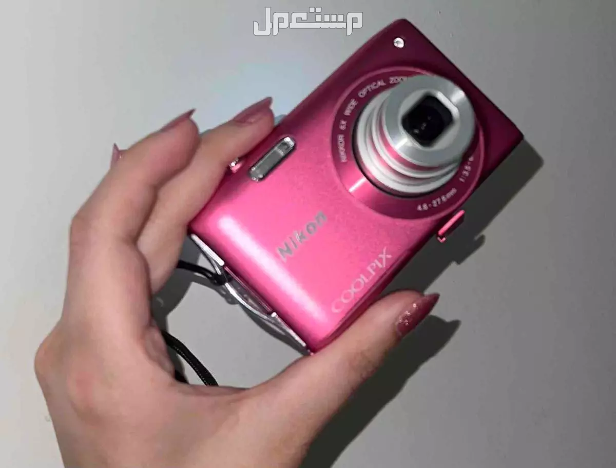 Nikon Coolpix S3300 كاميرا ورديه