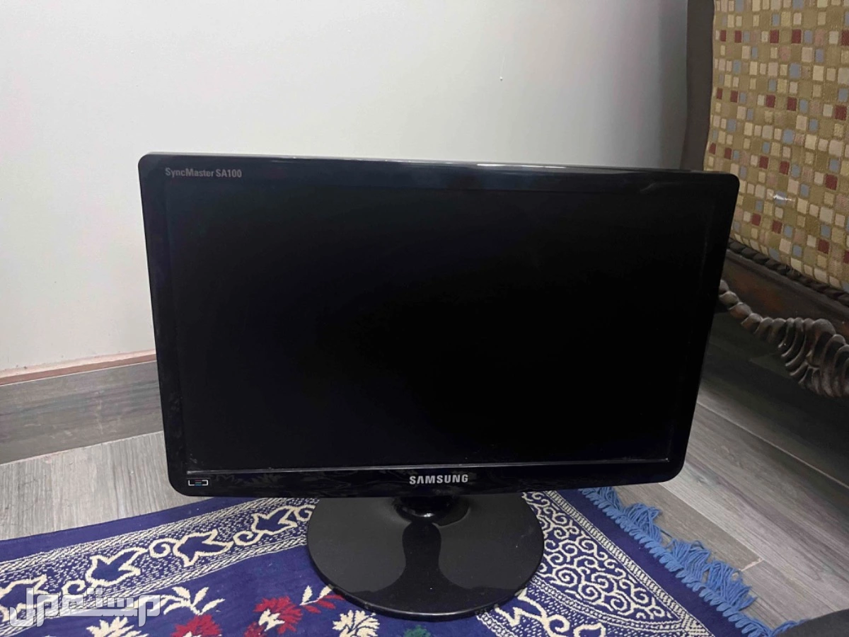 شاشة للبيع سبب البيع الطفره في الرياض بسعر الي يسومه اي احد
