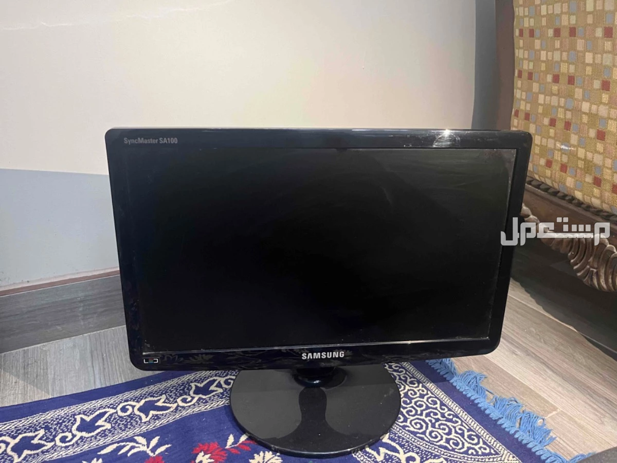 شاشة للبيع سبب البيع الطفره في الرياض بسعر الي يسومه اي احد