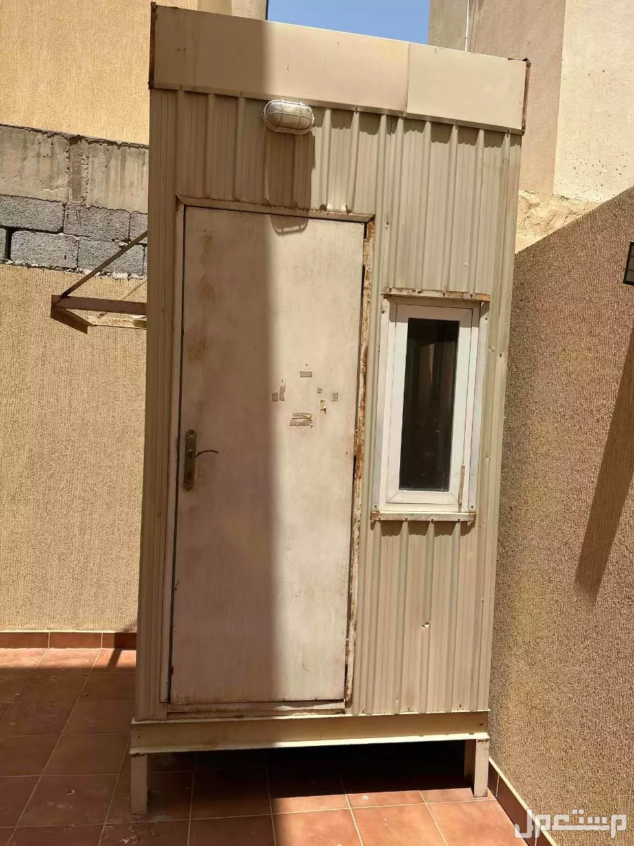 للبيع بركس مُستعمل نظيف في الرياض بسعر ألف ريال سعودي