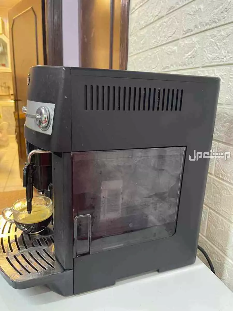 ماكينه قهوه ايسبرسو  في الرياض بسعر ألف ريال سعودي