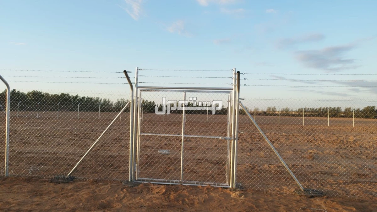 نقوم بتوريد وتركيب جميع السياجات الامنية حسيب المواصفات المطلوبة باب شبك مزارع