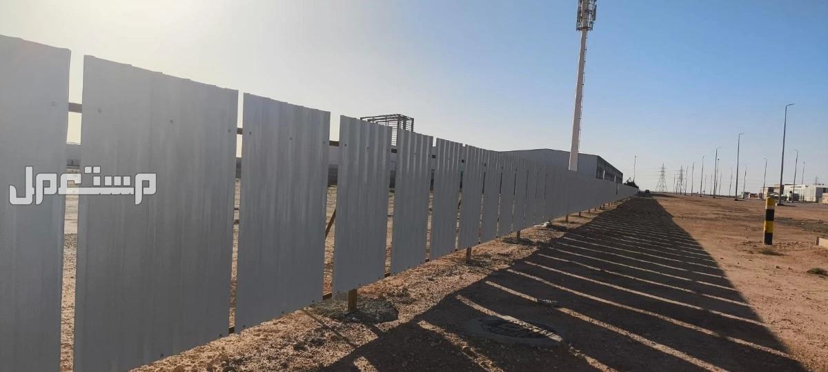 نقوم بتوريد وتركيب جميع السياجات الامنية حسيب المواصفات المطلوبة