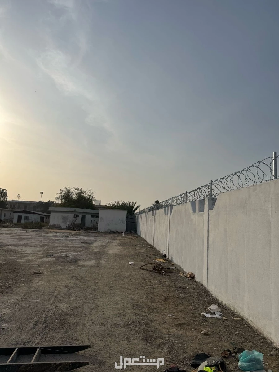 نقوم بتوريد وتركيب جميع السياجات الامنية حسيب المواصفات المطلوبة شبك مدبب