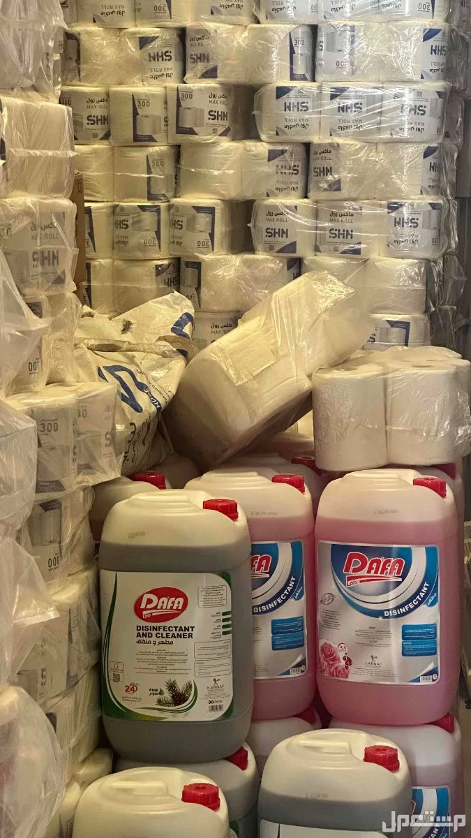 عندي ليات و فحم جودة ممتازة اضافة الى اكواب بلاستك و اكياس و كل ما تحتاجه لمطعمك او لاونجك