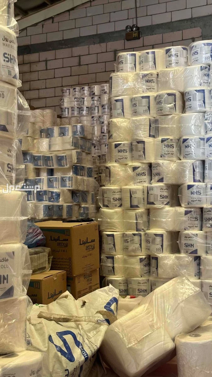عندي ليات و فحم جودة ممتازة اضافة الى اكواب بلاستك و اكياس و كل ما تحتاجه لمطعمك او لاونجك