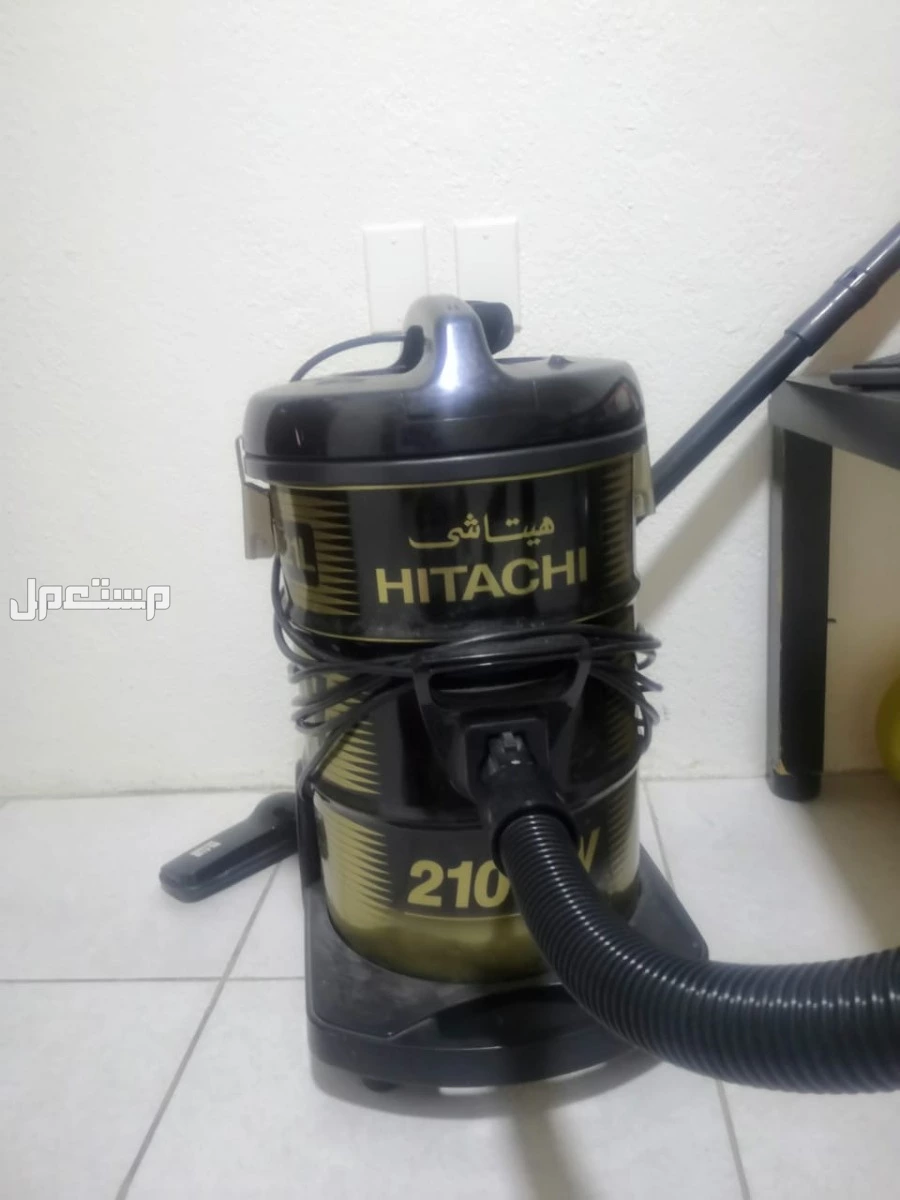 متفرقات للبيع مكنسه،خلاط،فرامة لحم،مكينة خياطه مكنسه كهربائيه هيتاشي 21L