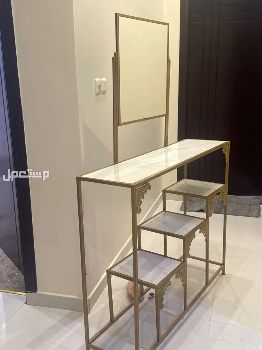 طاوله للبيع جديده في الرياض بسعر 180 ريال سعودي