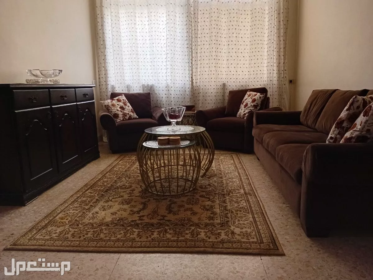 عفش بيت كامل للبيع بحالة ممتازة جدآ لداعي السفر  في أمانة عمان الكبرى بسعر 0 دينار أردني