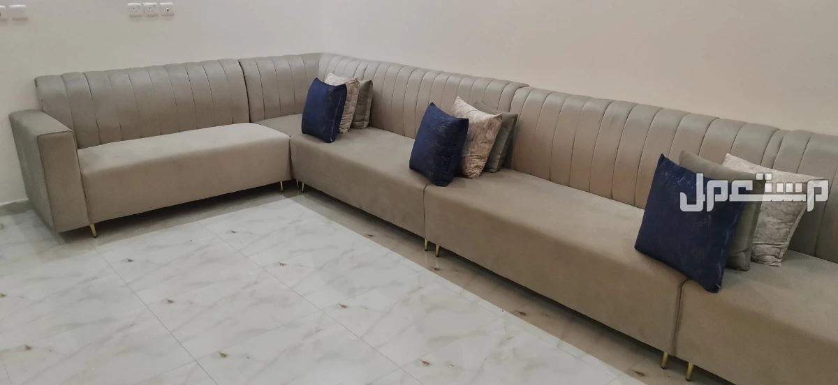 كنب نظيف متصل للبيع  في بحرة بسعر ألفين ريال سعودي