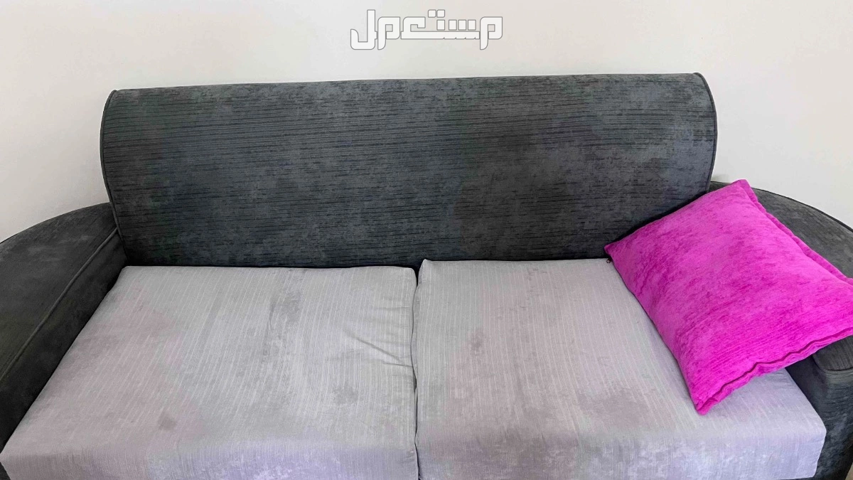 كنب نظيف ومافيه شي متكسر ب 500 وقابل للتفاوض