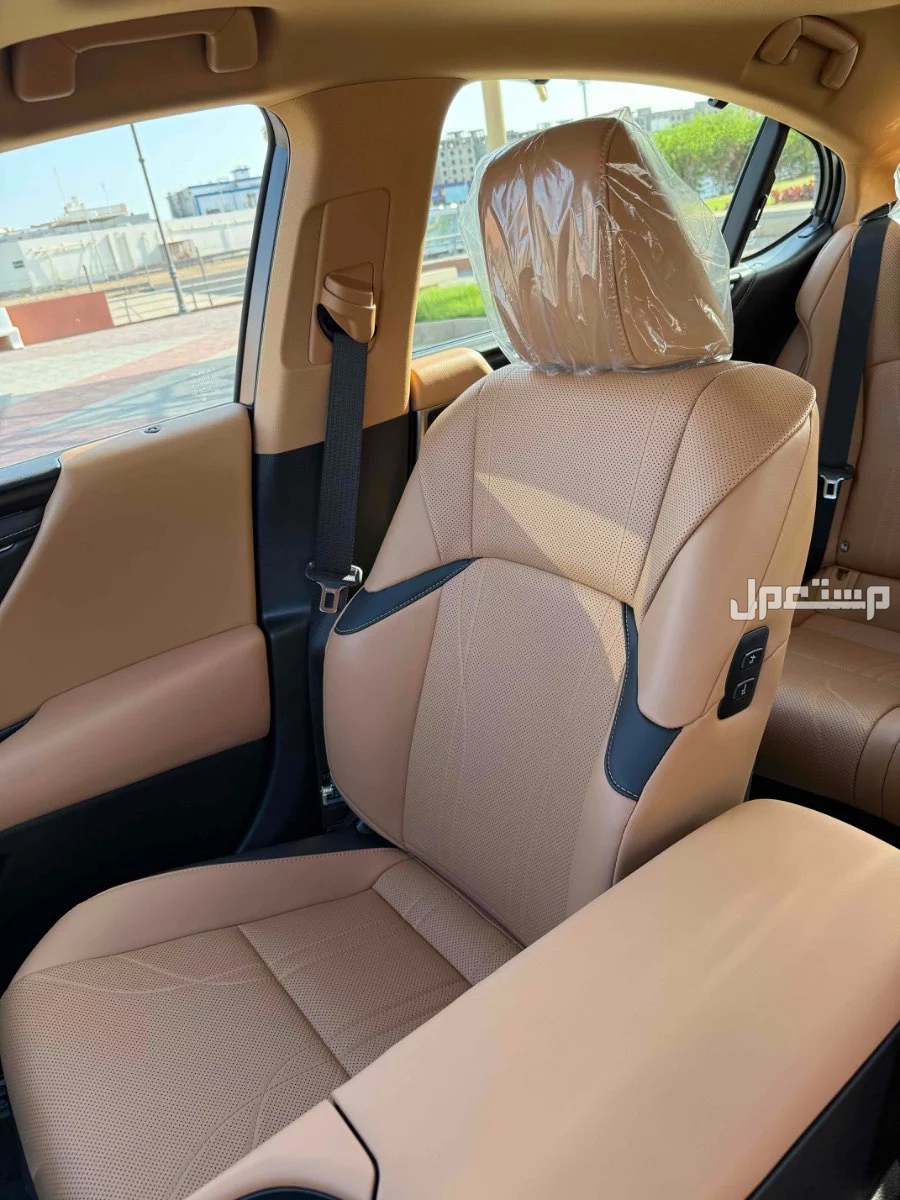 للبيع لكزس ES350 DD 2024 بجدة الفئة ذي نادره عند الوكيل