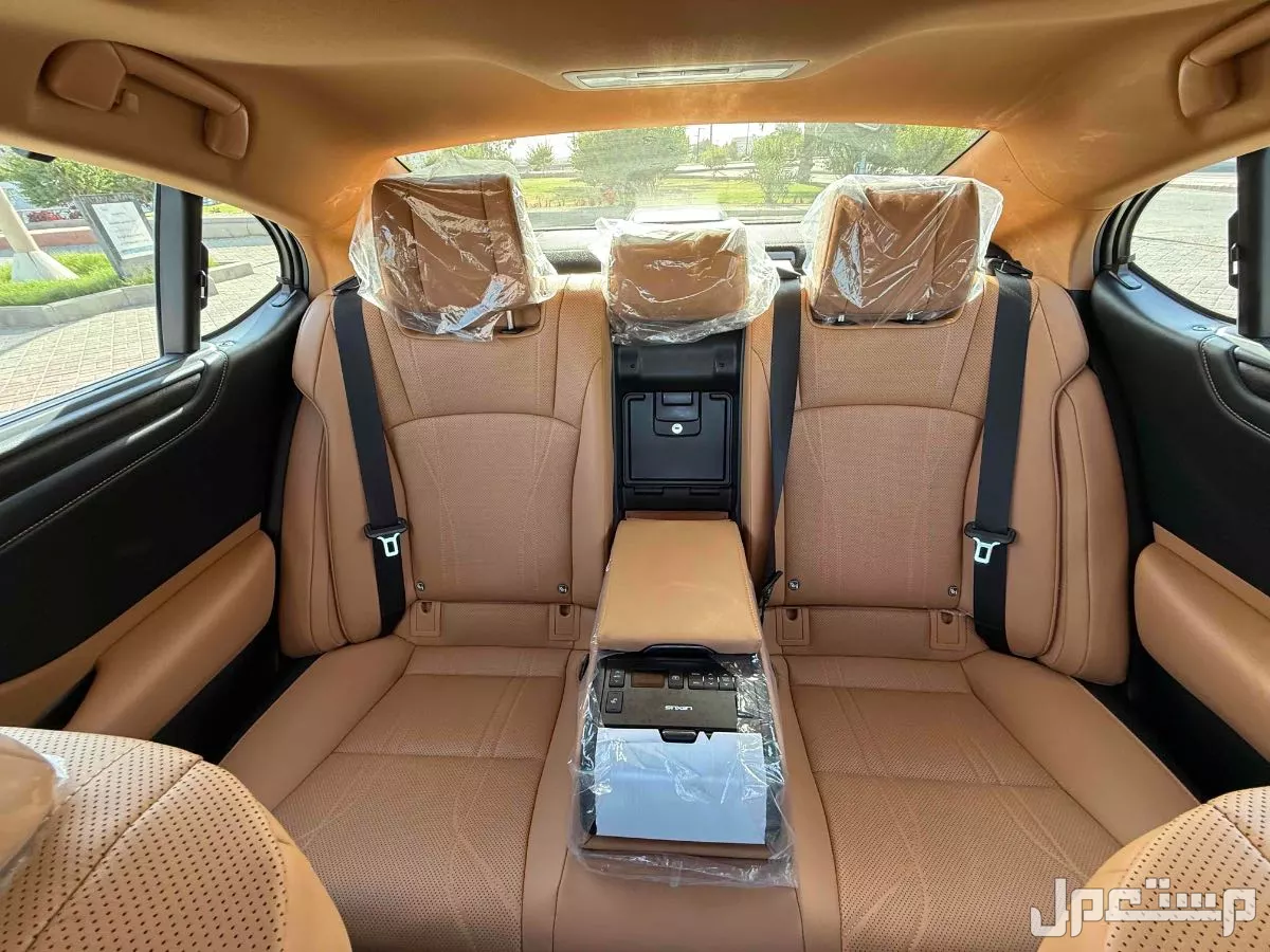 للبيع لكزس ES350 DD 2024 بجدة الفئة ذي نادره عند الوكيل