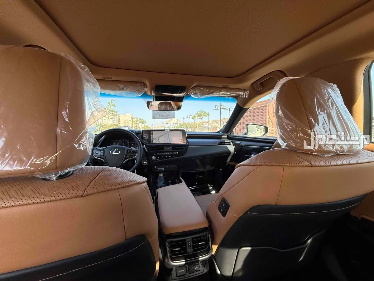 للبيع لكزس ES350 DD 2024 بجدة الفئة ذي نادره عند الوكيل