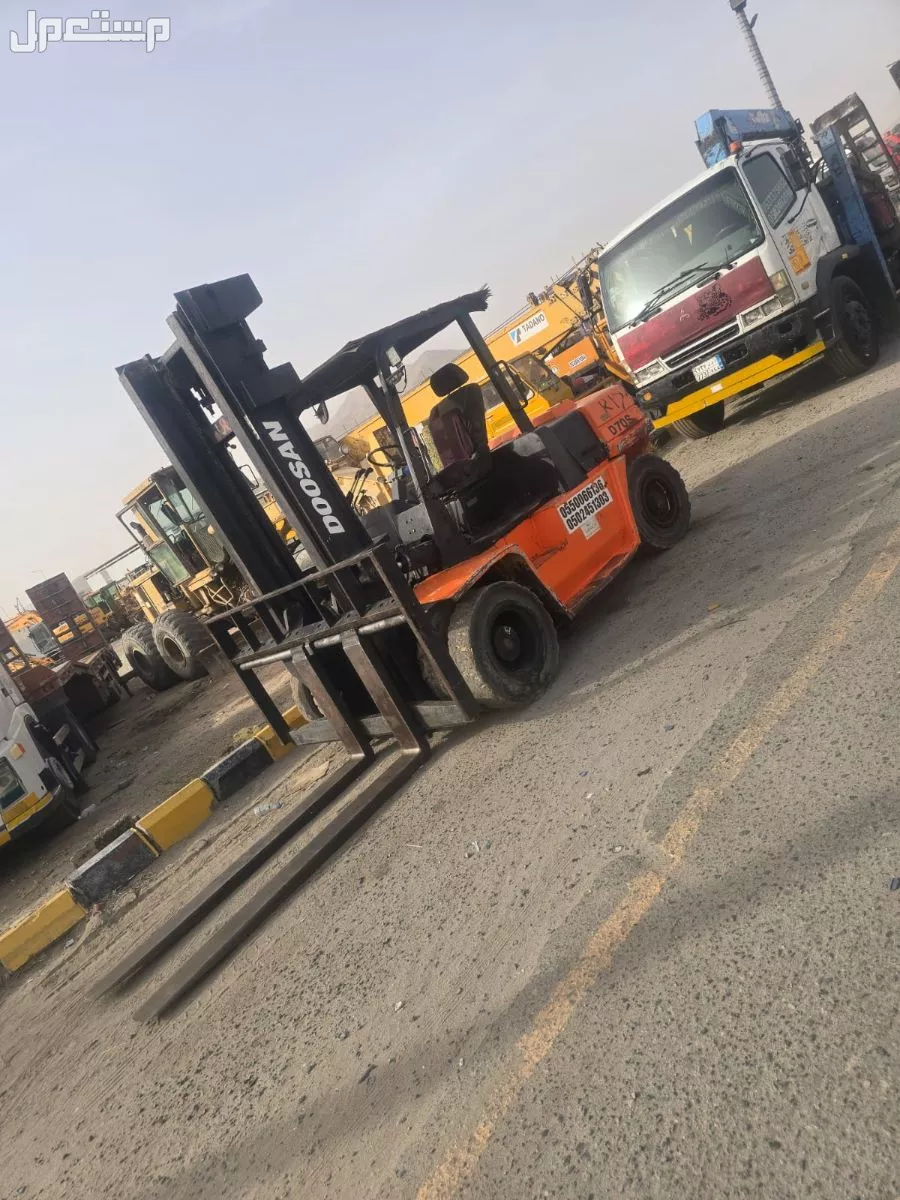 سيزلفت مانلفت للإيجار رافعات مقصية كهربائية سقالة كهرباء سلالات جيسبي رافعة شوكية فوركلفت كرين بوبكات شيول سطحة 0531407694 جيسبي رافعة فوركلفت كرين بوم تراك ونش سطحة بوبكات الرياض الخرج جده